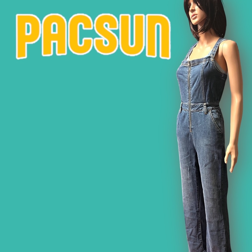PacSun front zip flare denim overalls. Size Small 🌺